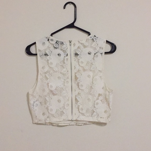 Forever 21 white floral print crop top - Picture 2 of 3